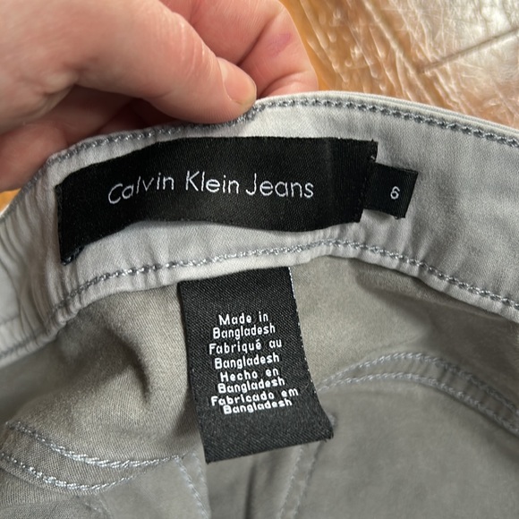 Calvin Klein jeans ! Size 6 ! - Picture 3 of 4